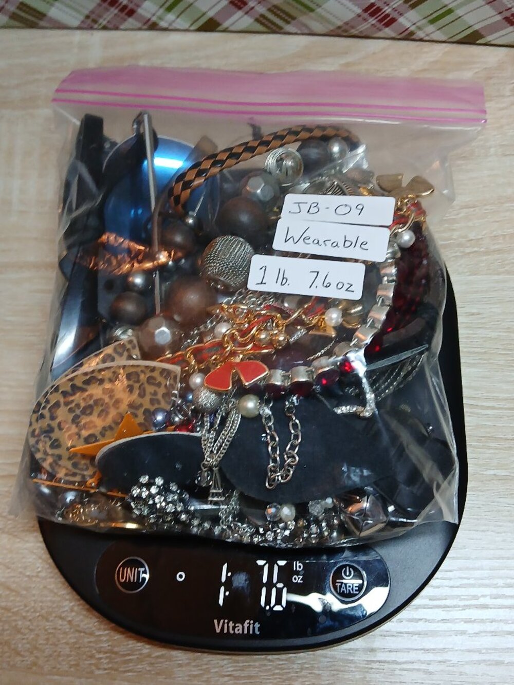 1 lb. 7.6 oz Vintage Wearable Costume Jewelry Mystery Lot Quart Bag. JB-09